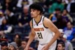 尽力了！斯潘塞&middot;琼斯15中11空砍生涯新高28分 三分6中4