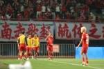 终结2轮不胜！河南1-0深圳新鹏城 纳萨里奥制胜郑达伦伤退
